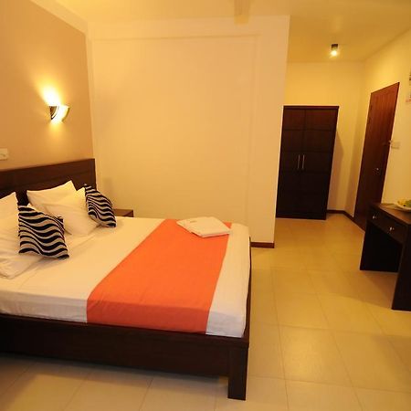 Hotel Shanelo Negombo Exteriér fotografie
